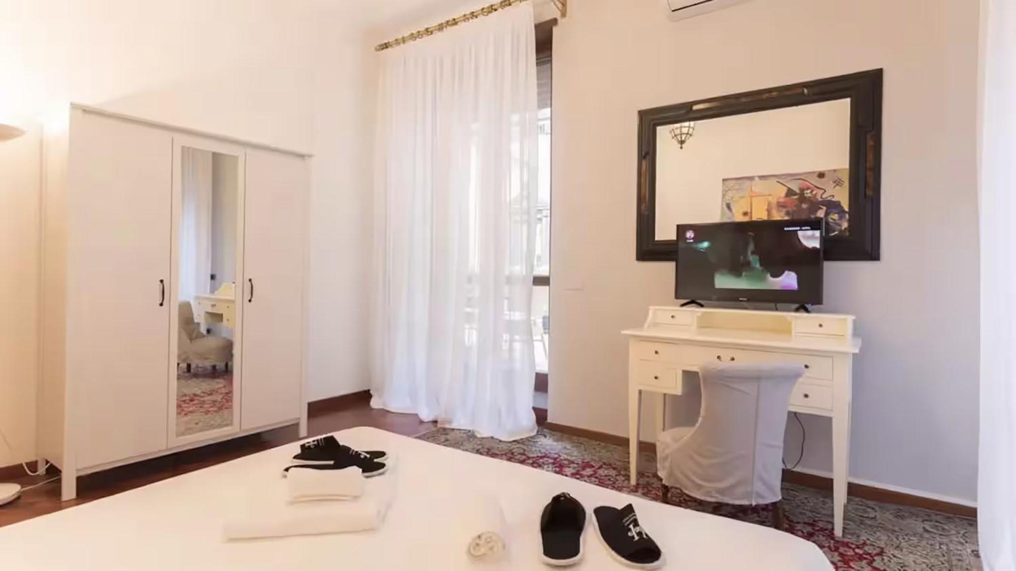Classbnb - Two Apartments 400 Meters From The Duomo Mediolan Zewnętrze zdjęcie