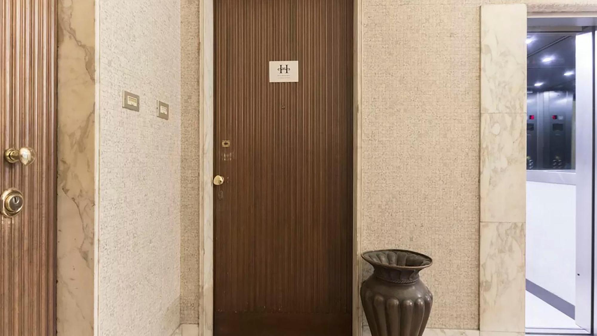 Classbnb - Two Apartments 400 Meters From The Duomo Mediolan Zewnętrze zdjęcie
