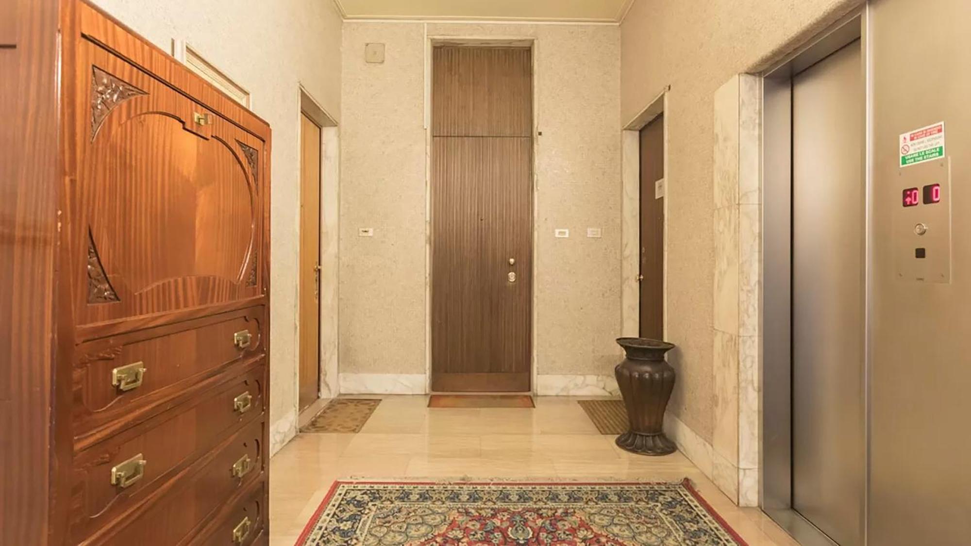 Classbnb - Two Apartments 400 Meters From The Duomo Mediolan Zewnętrze zdjęcie