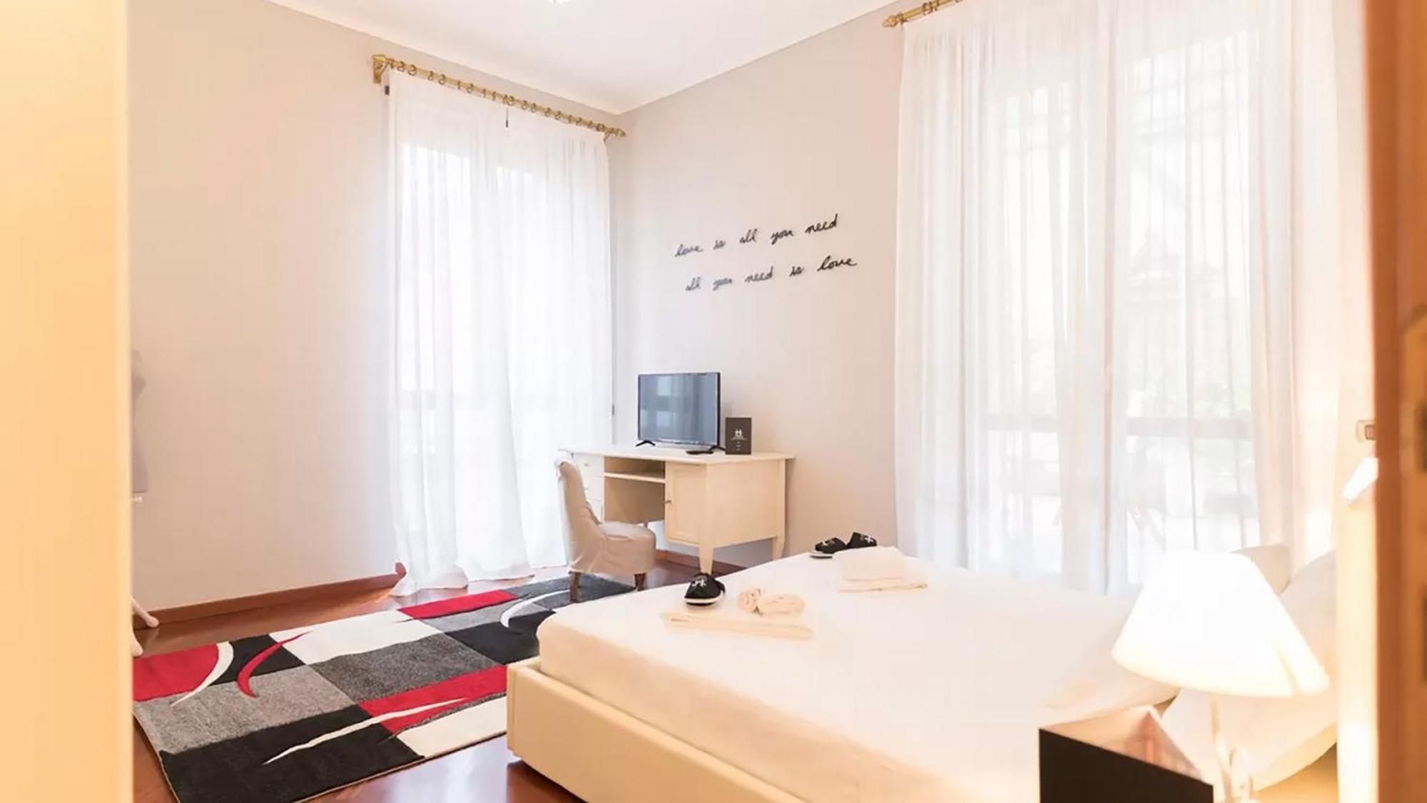 Classbnb - Two Apartments 400 Meters From The Duomo Mediolan Zewnętrze zdjęcie